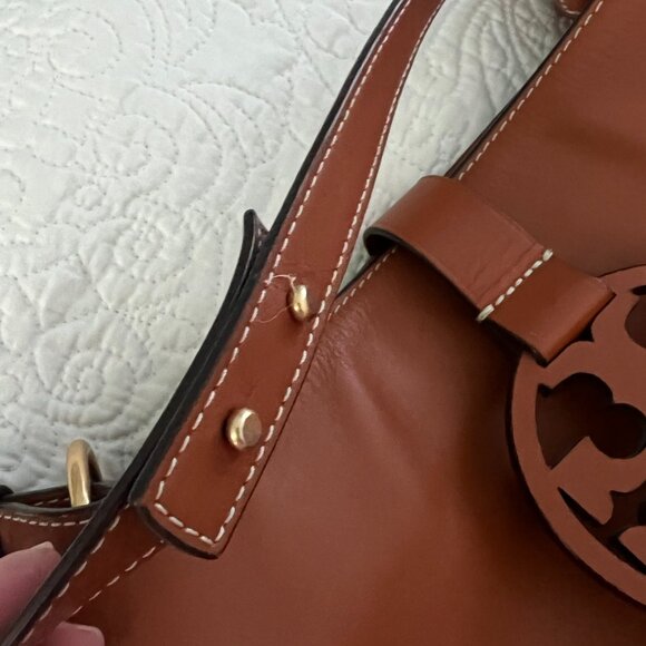 Tory Burch Large Miller Bucket Bag - Picture 3 of 6